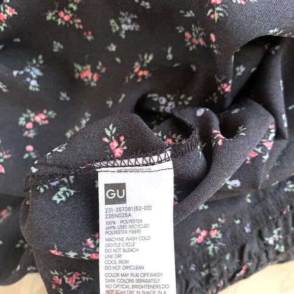 Rokh x GU (Uniqlo) Smocking Camisole Ruffle Dress in Black Floral - Picture 12 of 12